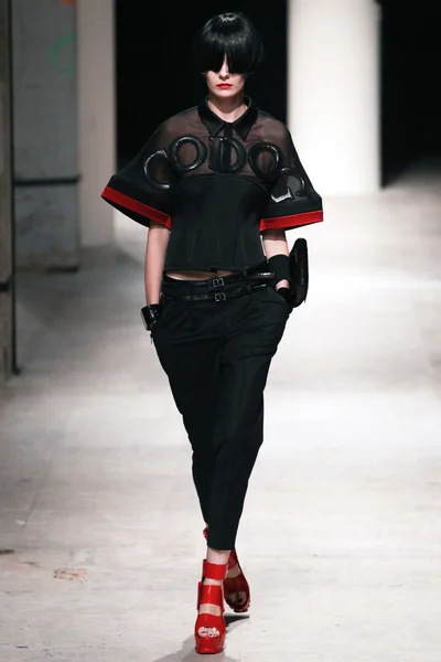 Look 1